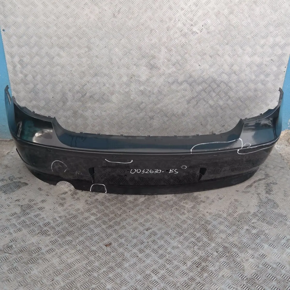 BMW 1 SERIES E87 Trim Panel Bumper Rear Black Sapphire Metallic - 475