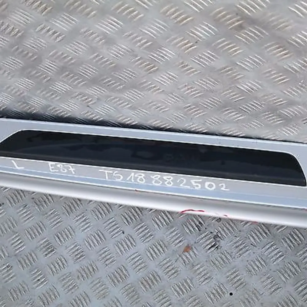 BMW 1 E87 Bas de porte Couverture Appuis de gauche Argent titane Sliber