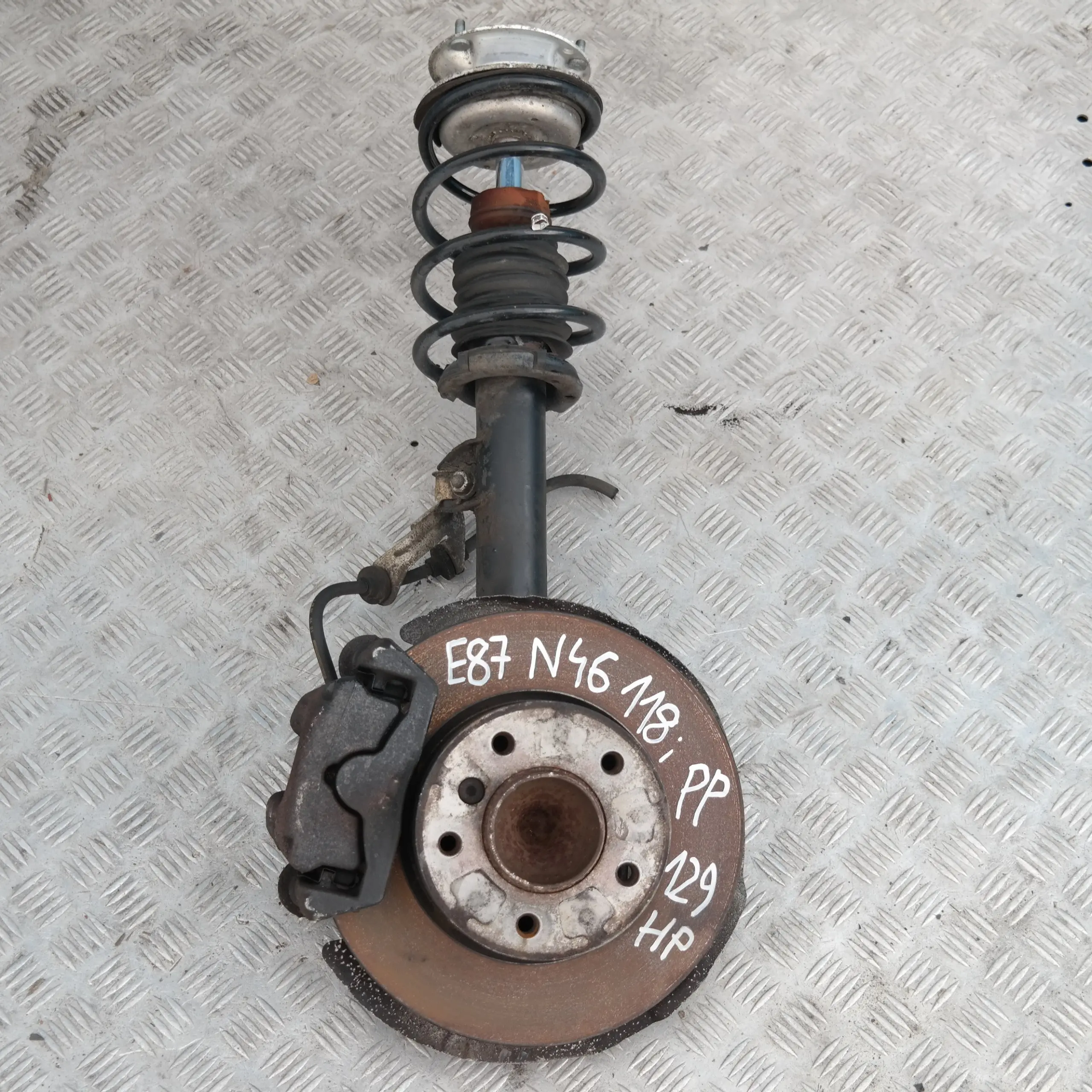 BMW 1 Series E87 118i N46 Front Right O/S Spring Strut Brake Suspension Axle Leg