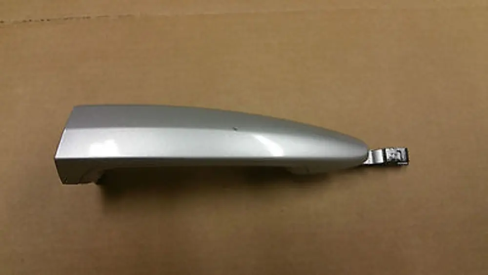 BMW 1 Series E81 E82 E87 E87N E88 grab handle left front rear N/S Titan Silver