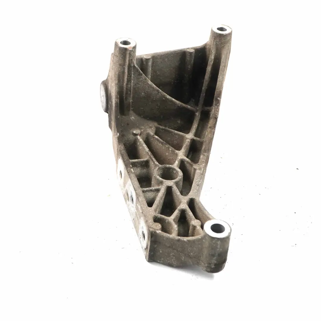 VW T5 Diesel Support de montage du moteur Support inférieur droit 03L199207B