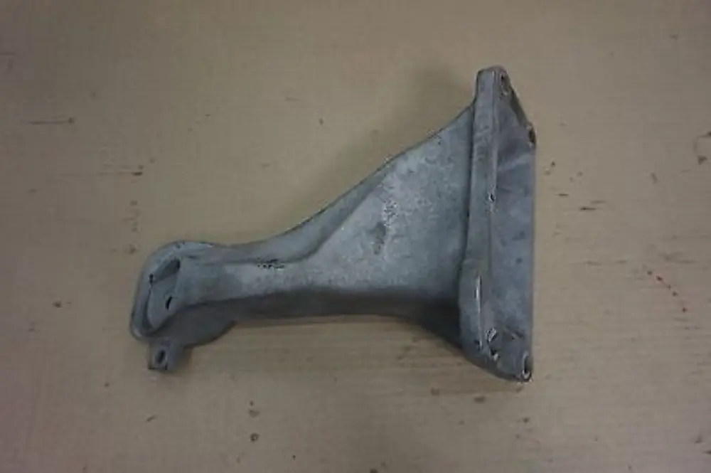 BMW X5 E53 3.0i M54 Engine Supporting Bracket right O/S 1097000