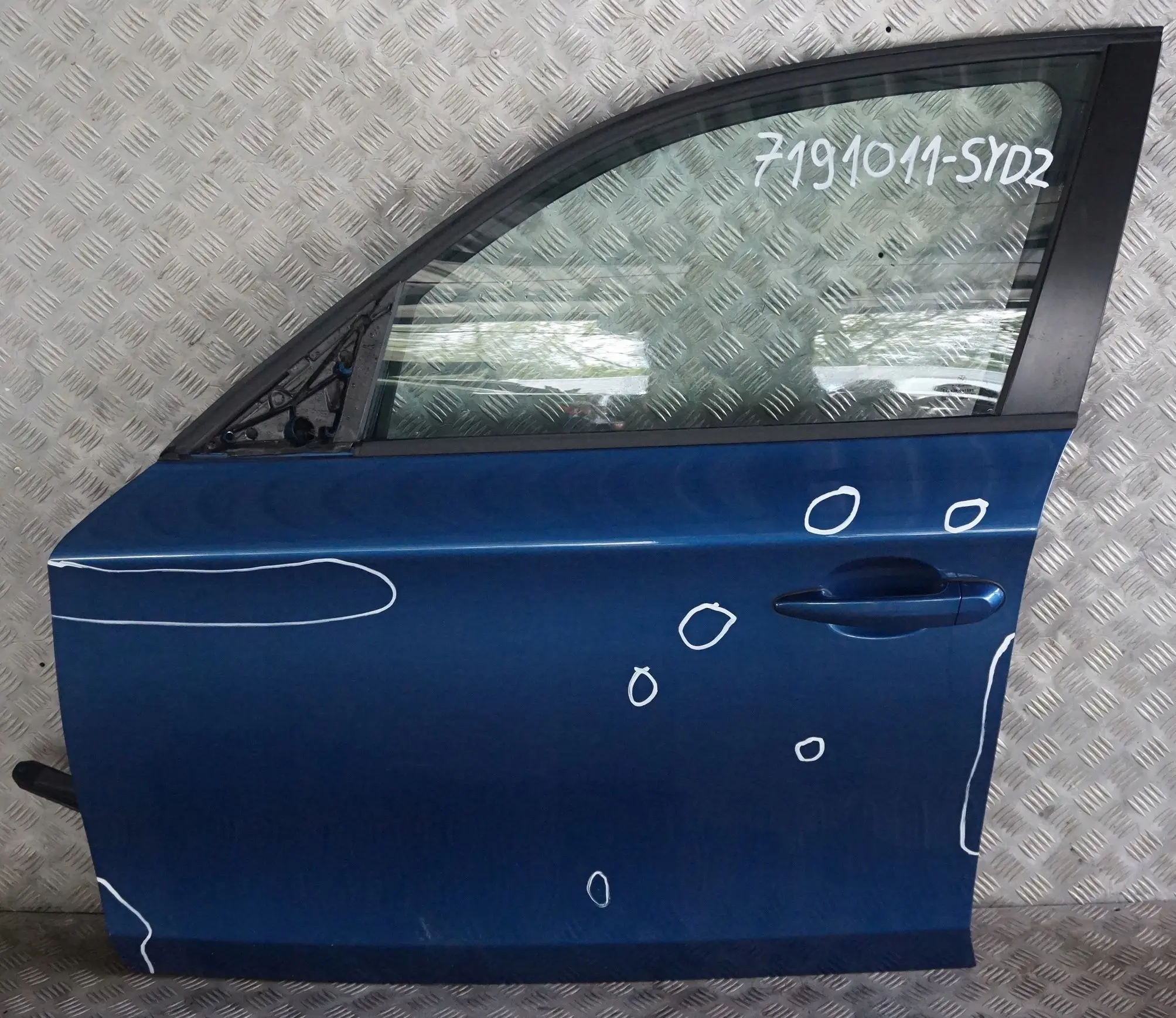 BMW 1 Series E87 2 Door Front Left N/S Sydney Blau Blue Metallic - A19