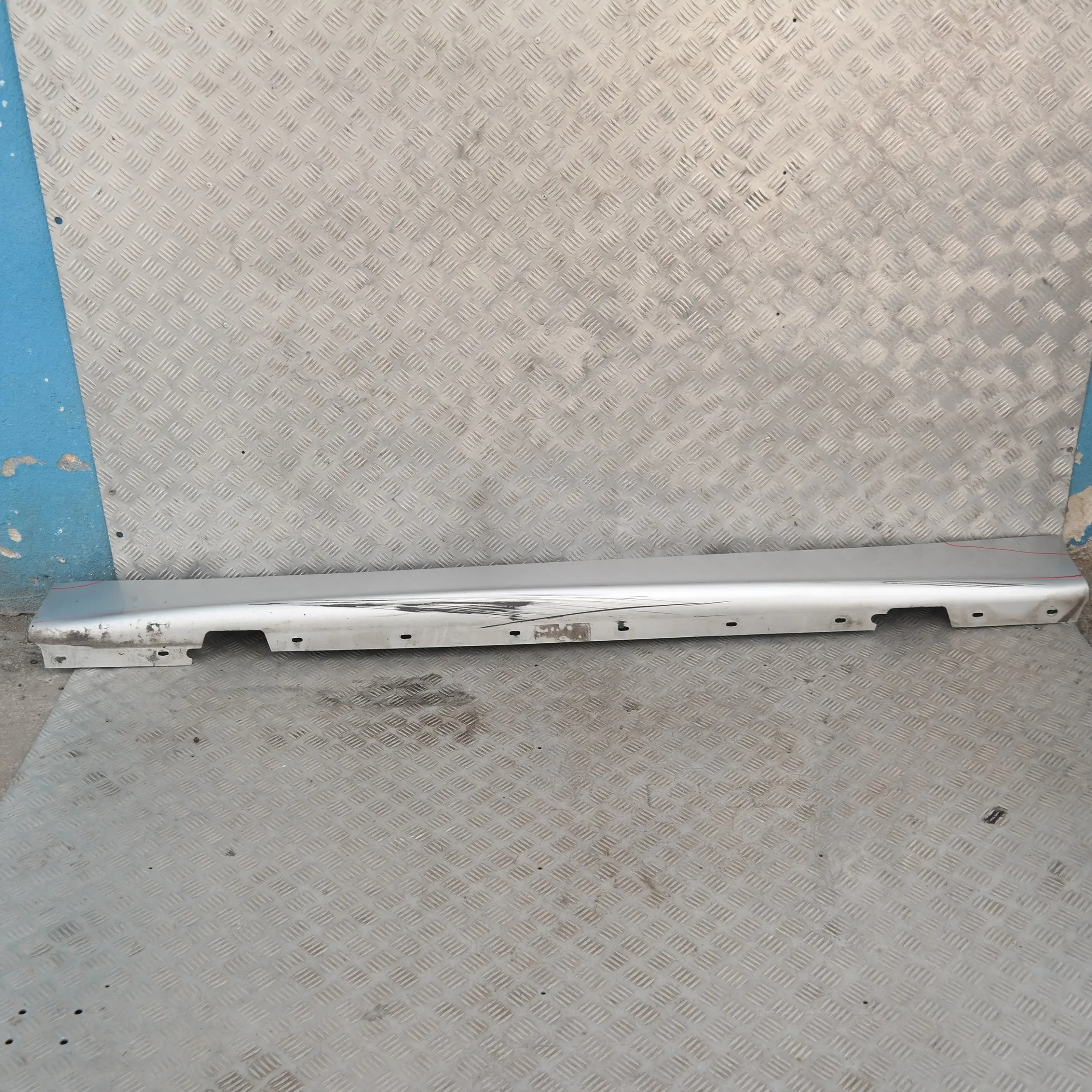 BMW 1 E87 Bas de Porte Couverture Seuil a Gauche Argent Titane Sliber