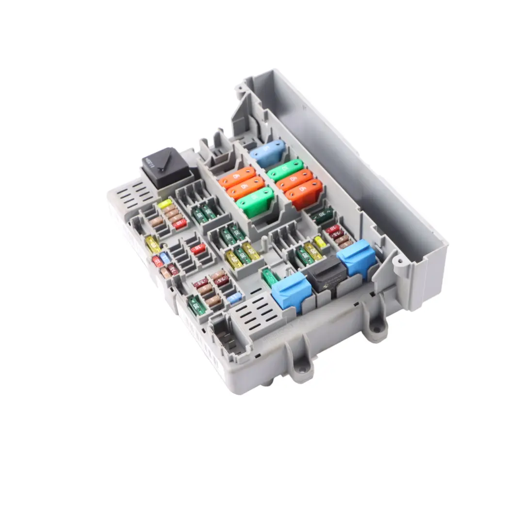 BMW E87 E90 E91 E92 Power Distribution Fuse Box Front 6906622