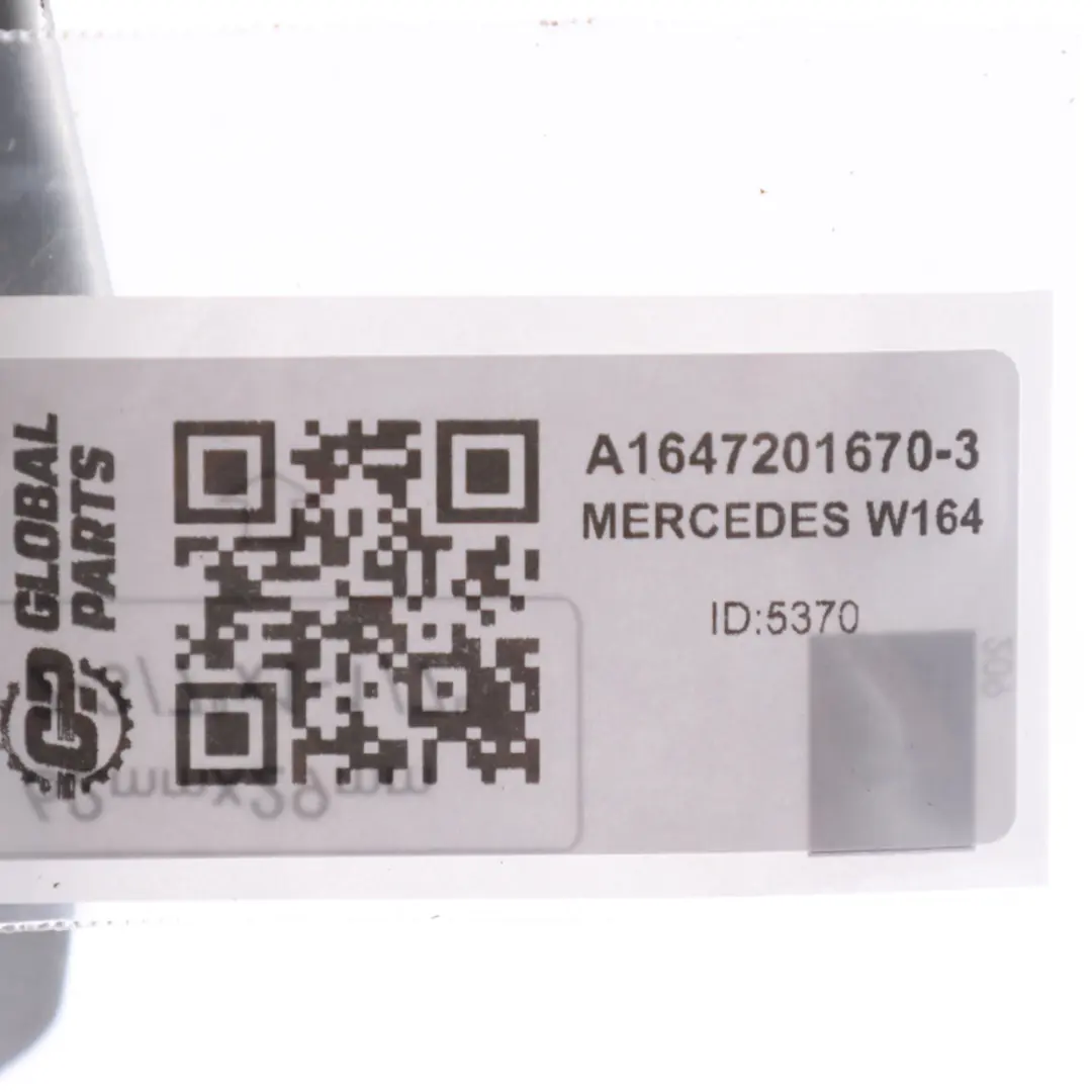 Mercedes W164 Trójkątna osłona lusterka przednia Prawa A1647250298