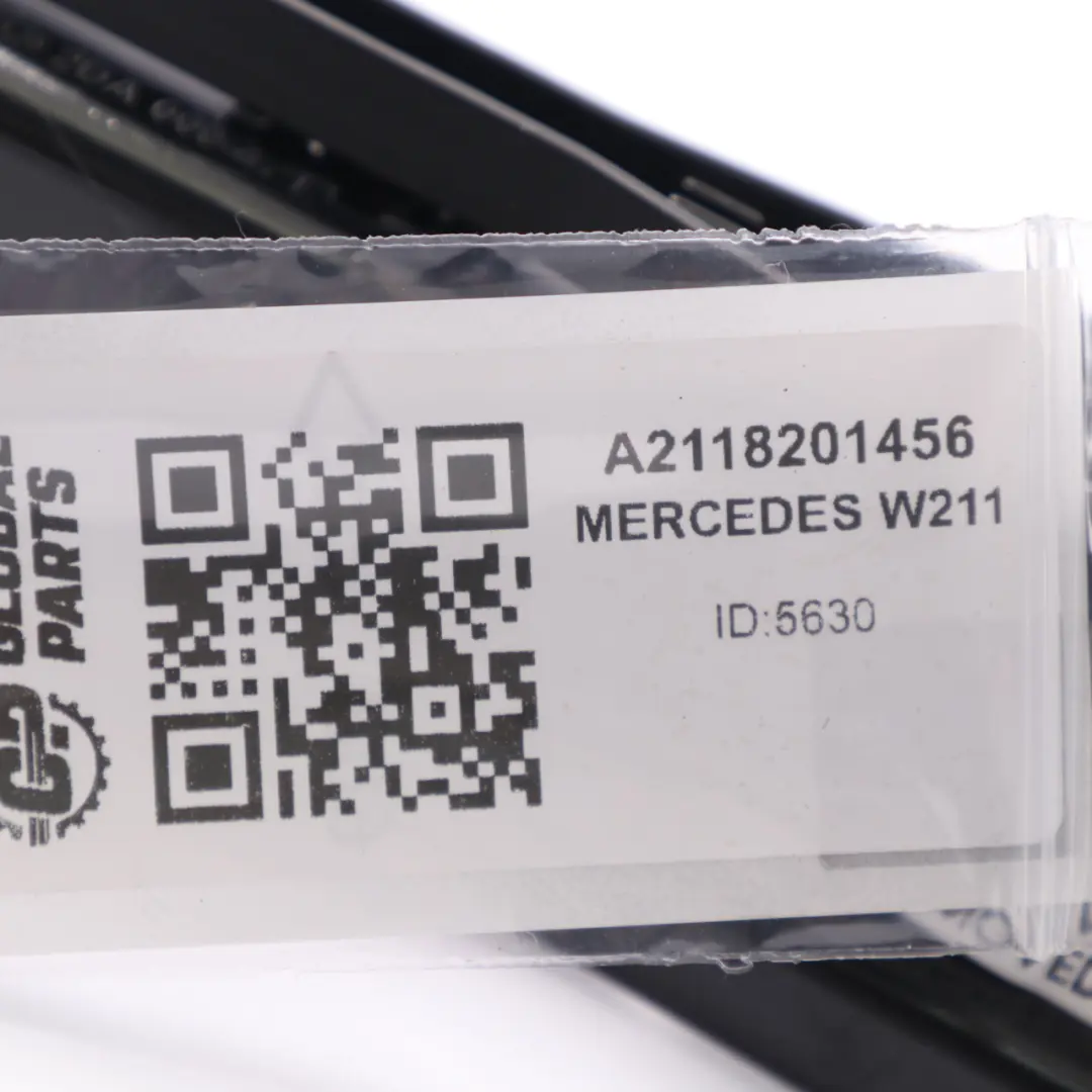 Mercedes W211 Luz de freno trasera adicional Tercera A2118201456 SIN VIDRIO