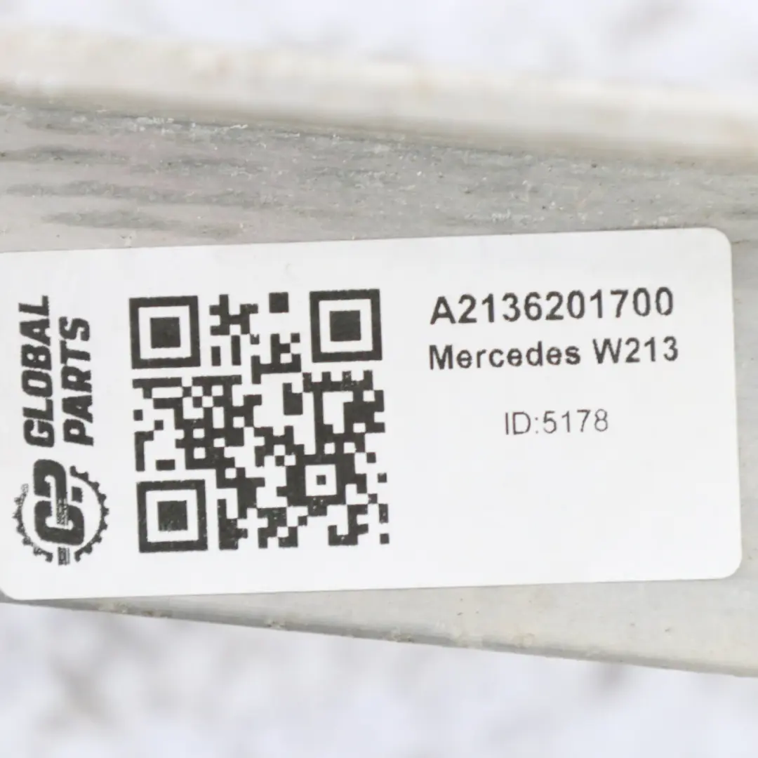 Mercedes W213 C238 Soporte parachoques Soporte delantero Refuerzo A2136201700