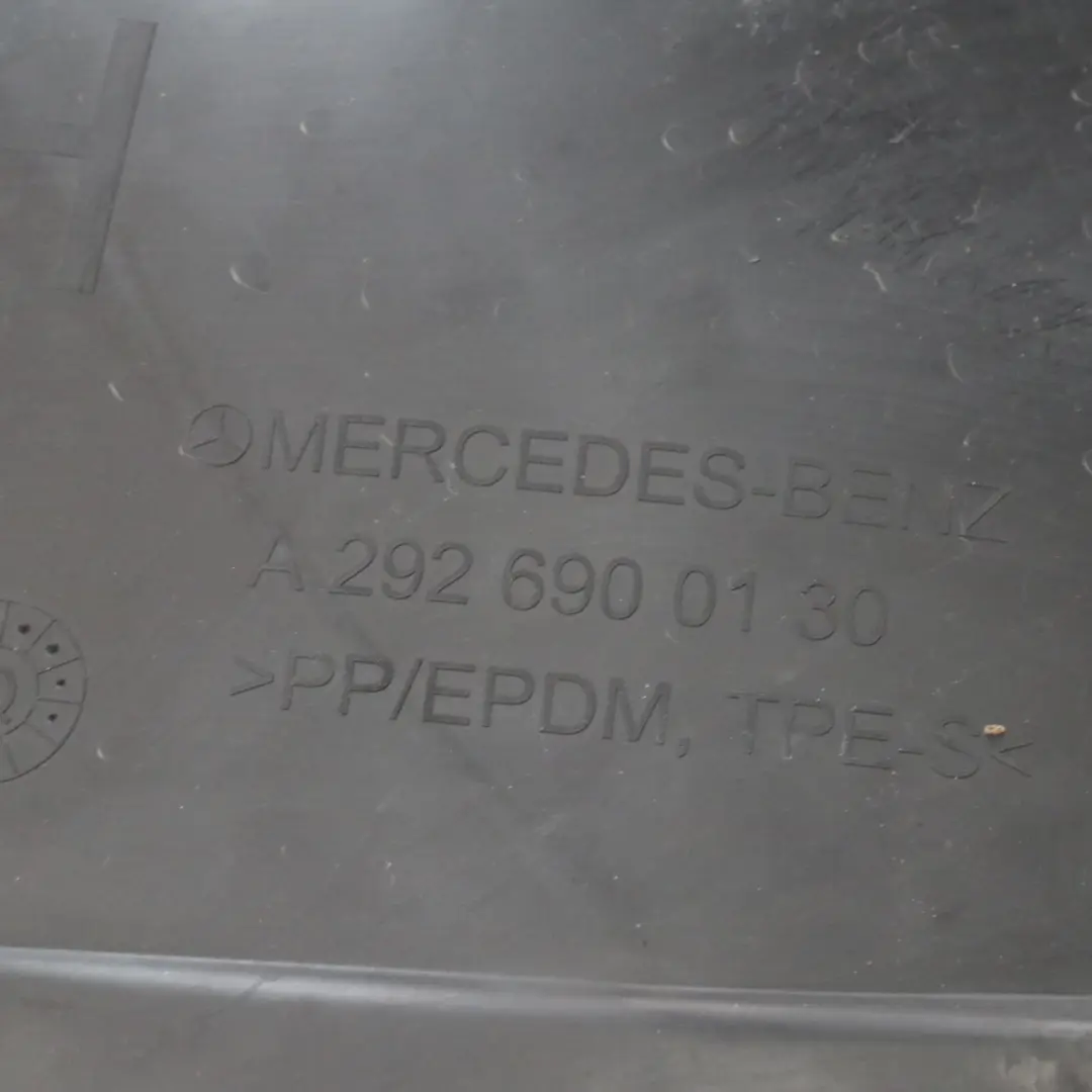 Mercedes GLE C292 Coupe Delantero Derecho Tapa Paso de Rueda A2926900130