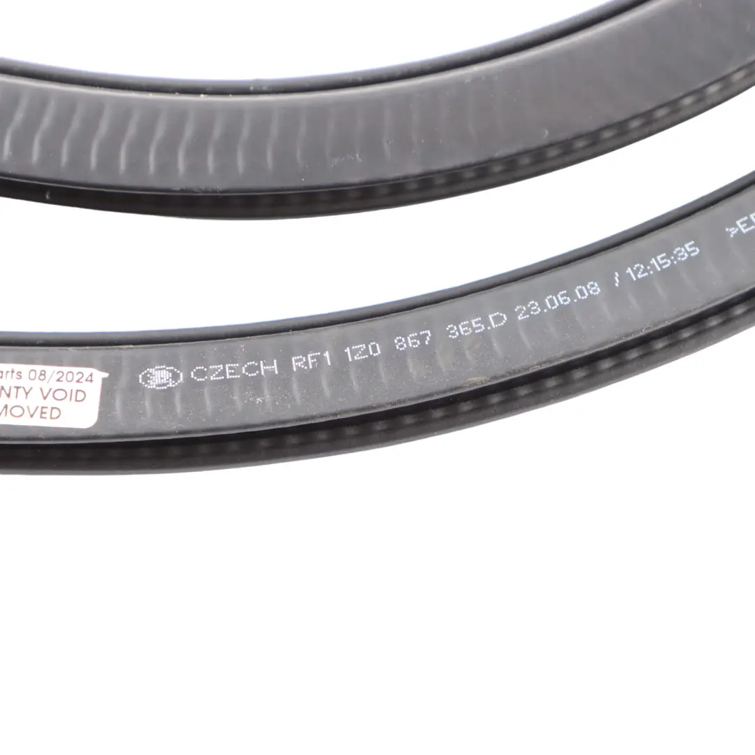 Skoda Octavia II Front Door Trim Strip Right O/S Seal Gasket Rubber 1Z0867365D