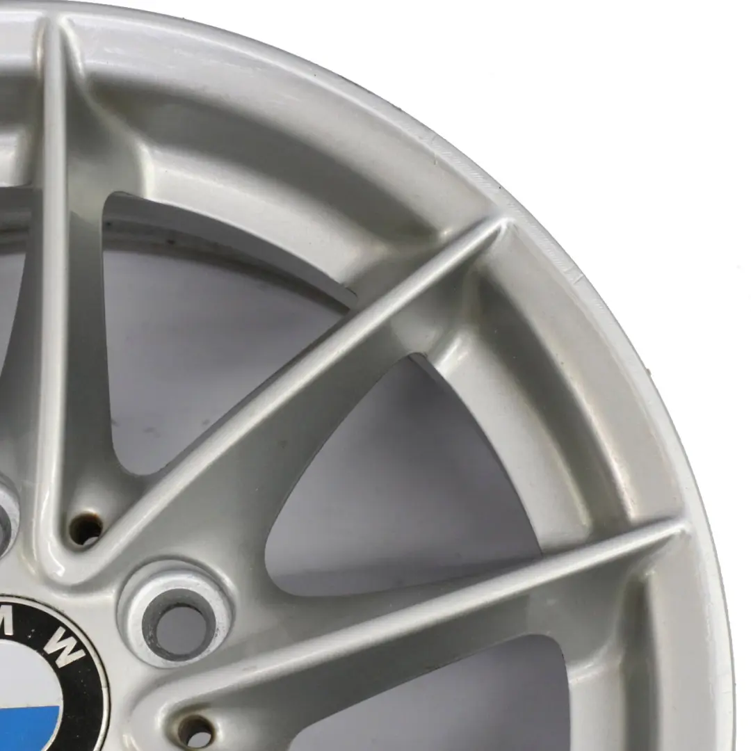 BMW E81 E87 E88 Silberne Leichtmetallfelge 16" 7J ET:44 V-Speiche 360 6795207