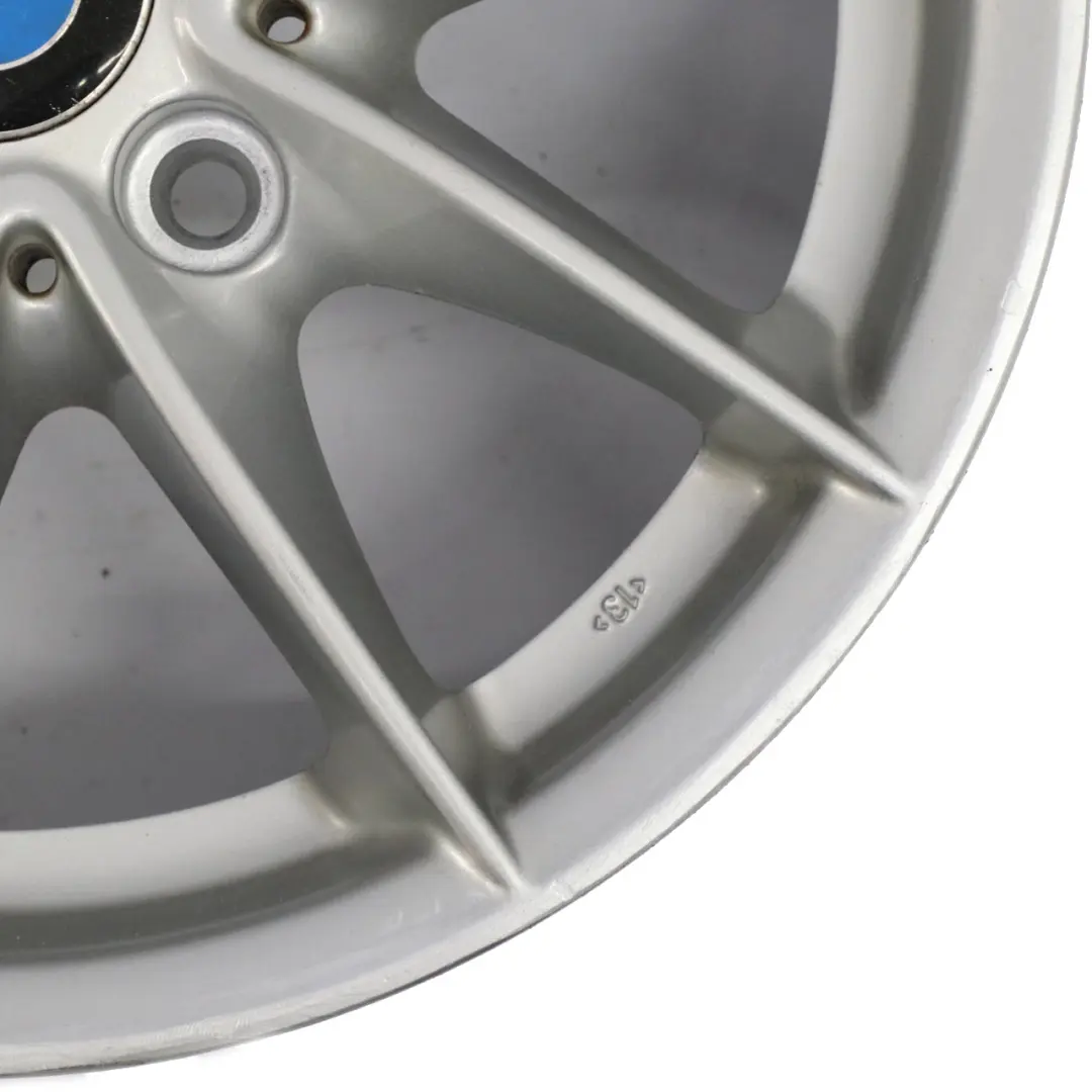 BMW E81 E87 E88 Silberne Leichtmetallfelge 16" 7J ET:44 V-Speiche 360 6795207