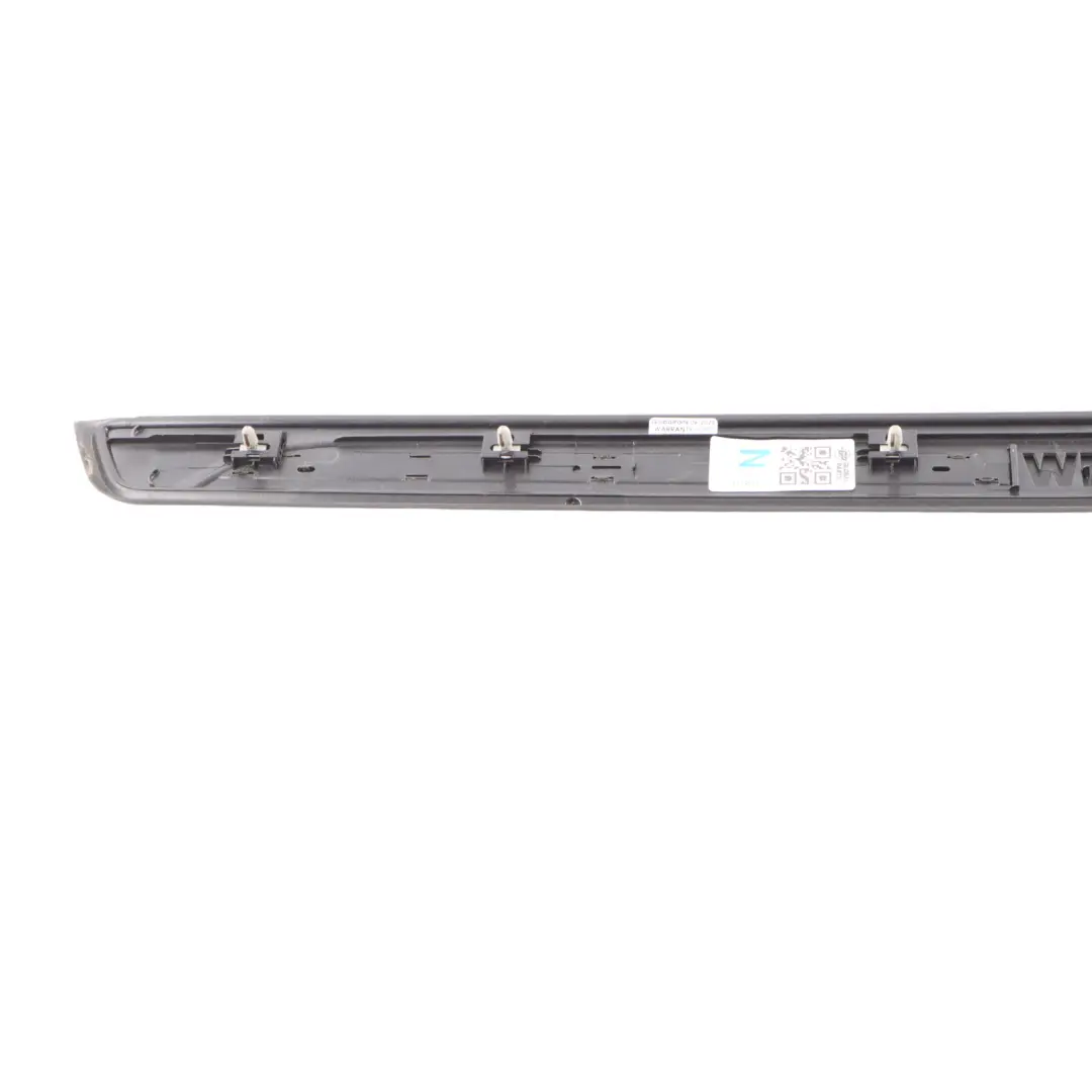 BMW E88 Sport Tapa la puerta entrada Sill Strip Delantero Derecho Trim 7335114