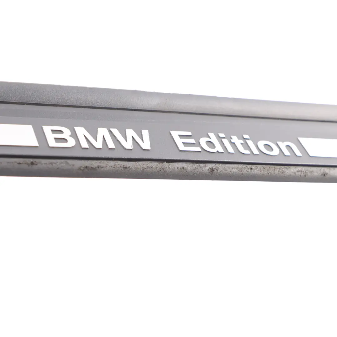 BMW E88 Sport Tapa la puerta entrada Sill Strip Delantero Derecho Trim 7335114