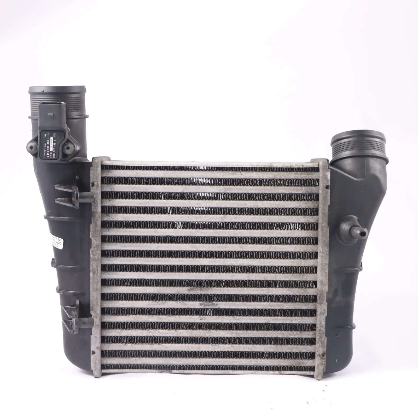 Audi A4 B7 Chłodnica Powietrza Doładowania Lewa Intercooler 8E0145805T