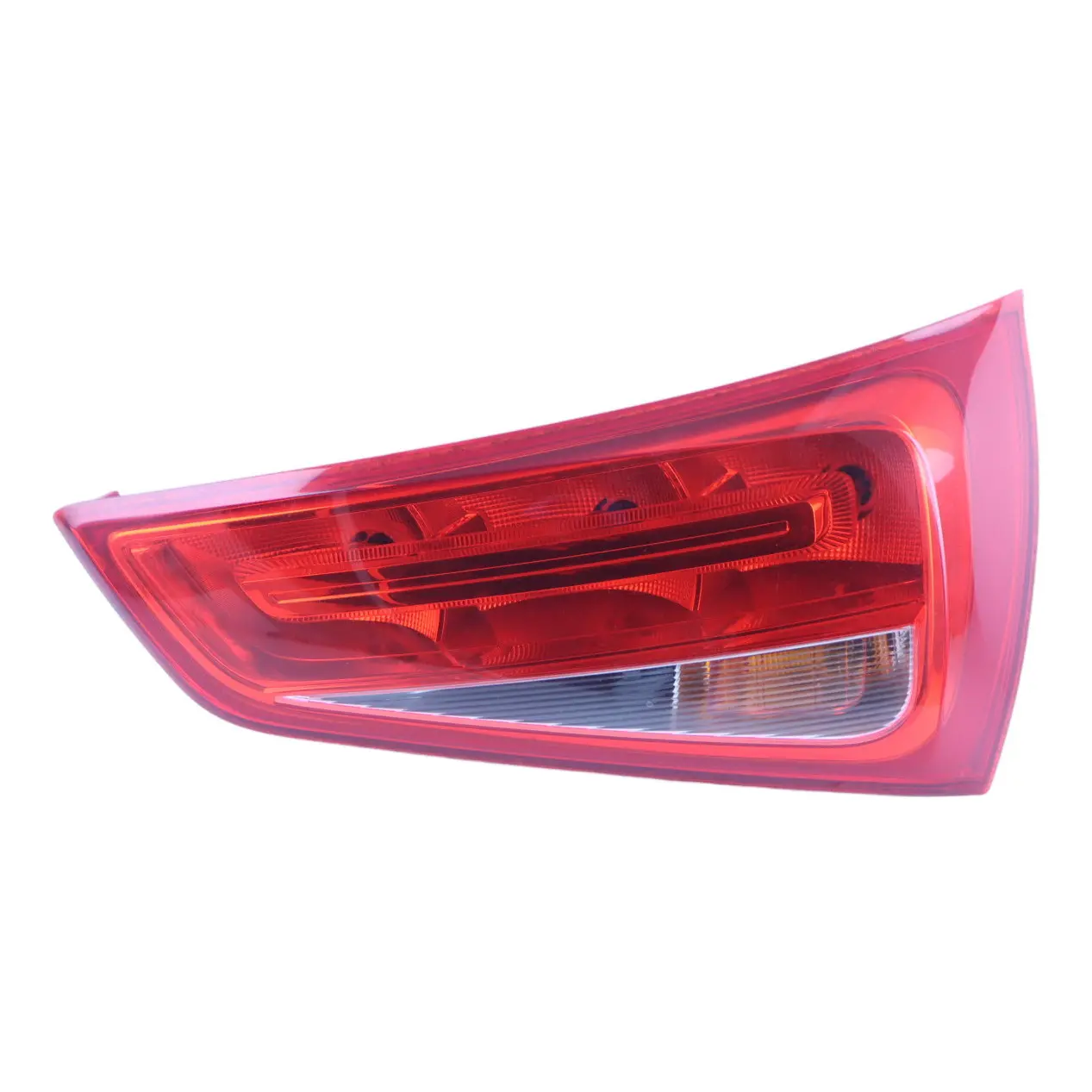 Audi A1 8X Lampa Prawa Tylna Tył Klapy Bagażnika 8X0945094