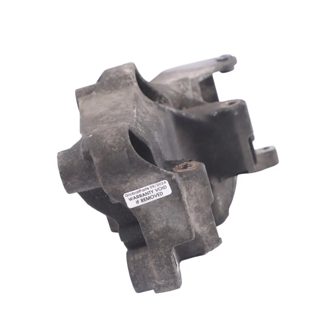 Soporte de montaje del alternador Renault Master III 8200803443