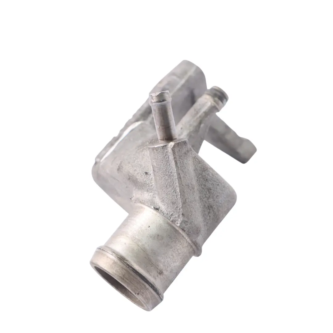 Volkswagen Touareg 2.5 TDI BPE Conector manguera refrigerante agua 070121131E