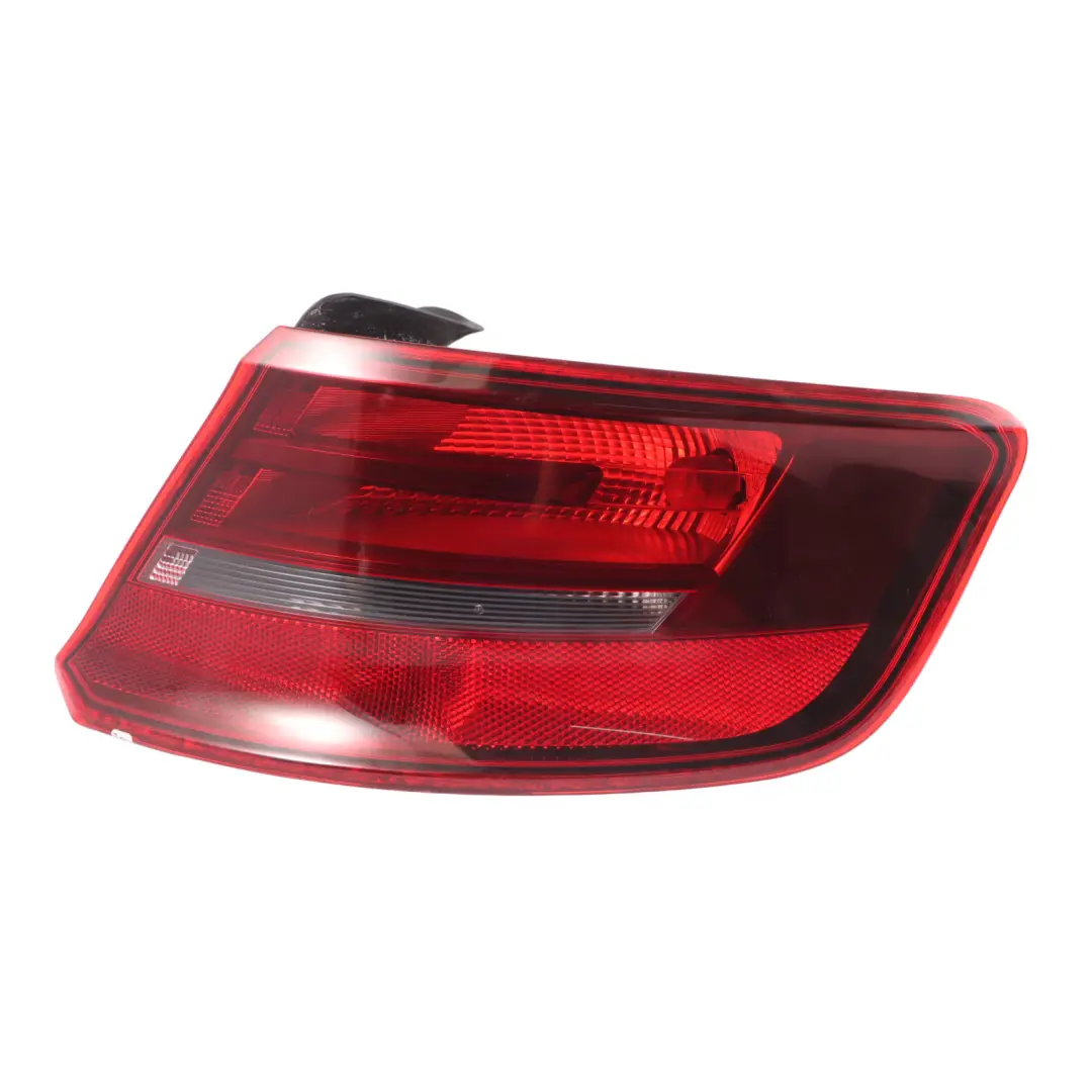 Audi A3 8V Rücklicht hinten rechts Außenlampe Kofferraumleuchte 8V4945096C