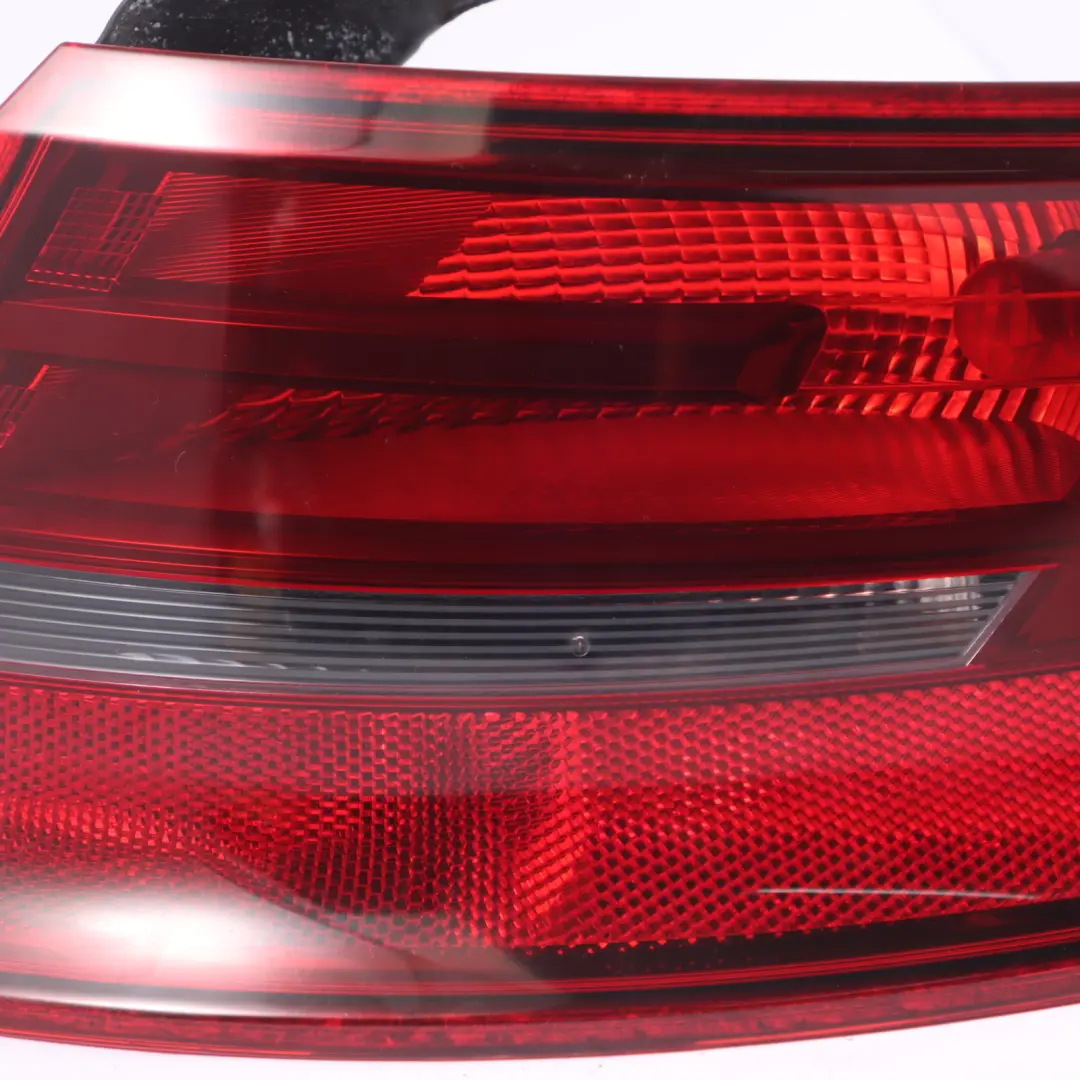 Audi A3 8V Rücklicht hinten rechts Außenlampe Kofferraumleuchte 8V4945096C