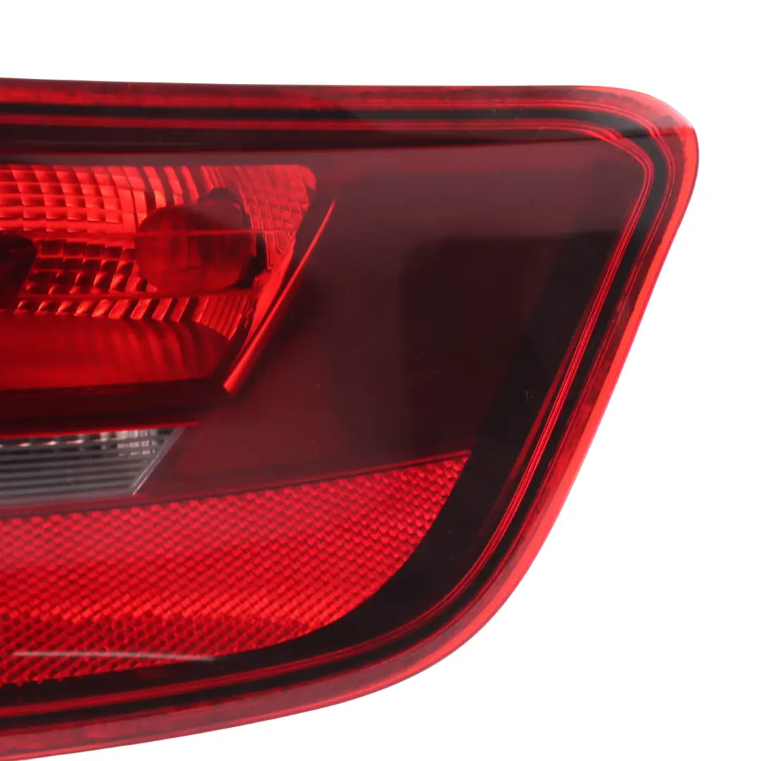 Audi A3 8V Rücklicht hinten rechts Außenlampe Kofferraumleuchte 8V4945096C