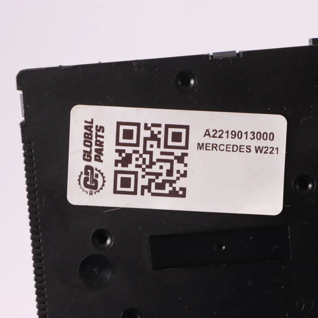 Mercedes W221 Caja de fusibles Unidad de control SAM Módulo Relé A2219013000