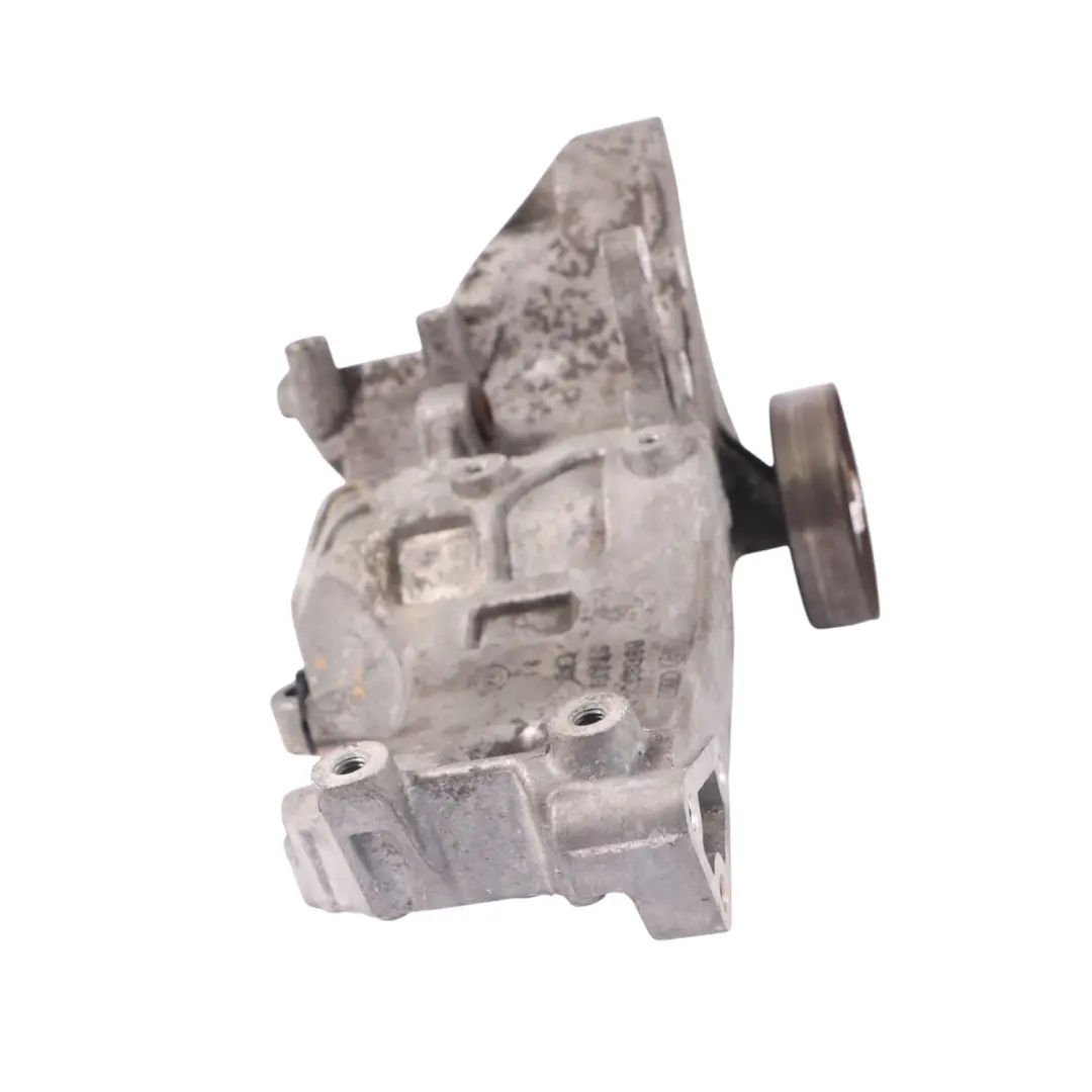 Audi A4 B7 2.0 TFSI BGB Support de montage d'alternateur essence 06D903143C