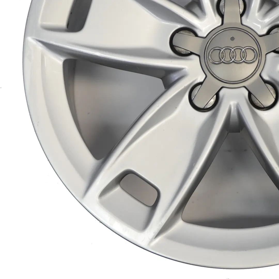 Audi A3 8P Silberne Leichtmetallfelge 17" 7,5J ET:56 Sternspeiche 8P0601025BL