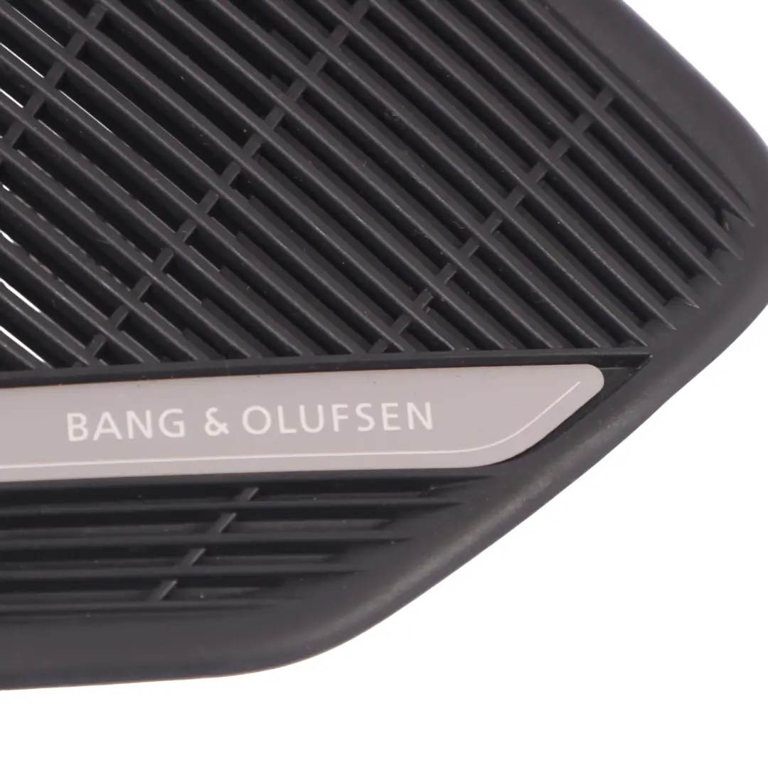 Audi A4 B9 Cubierta del altavoz trasero derecho Tarjeta de puerta Bang & Olufsen