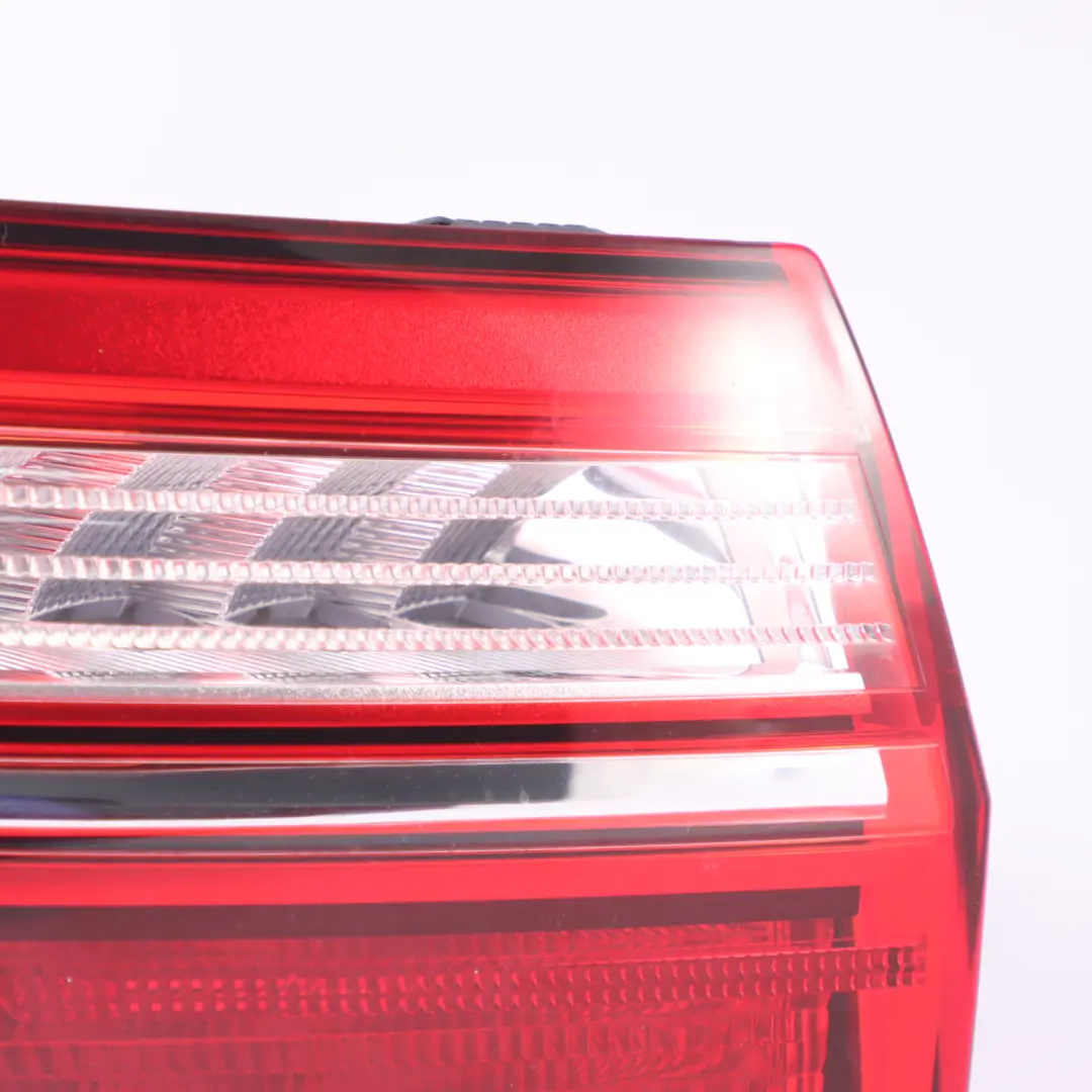 Audi A4 B9 Kombi Lampa Lewa Tylna LED Światło Klapy Bagażnika 8W9945069AA