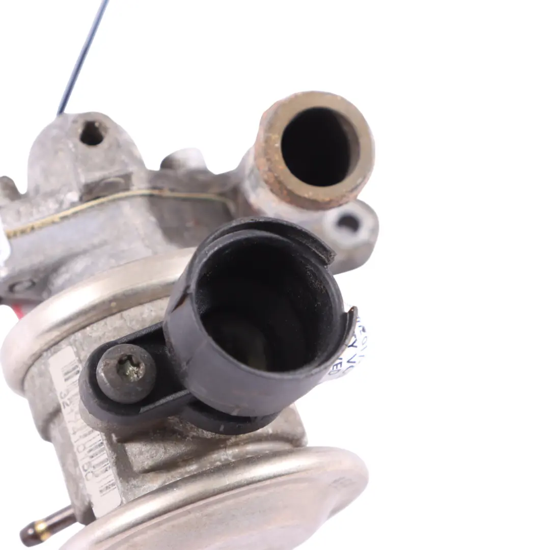 Audi A3 8P 3.2 BMJ Benzin Motor AGR Rohr Ventil Flansch 022131119B