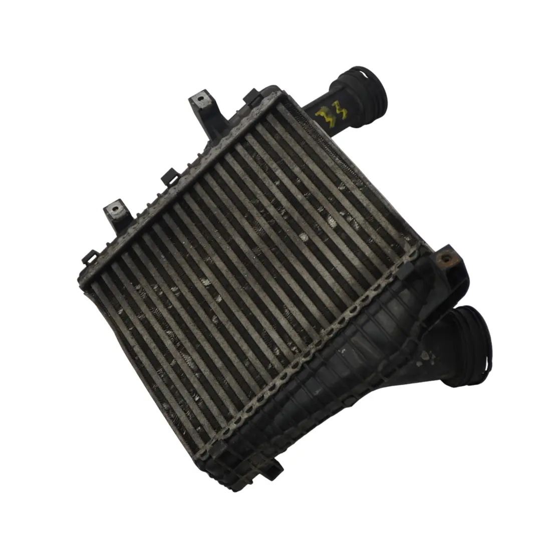 Volkswagen Touareg 7L Intercooler Chłodnica Powietrza Prawa 7P0145804C