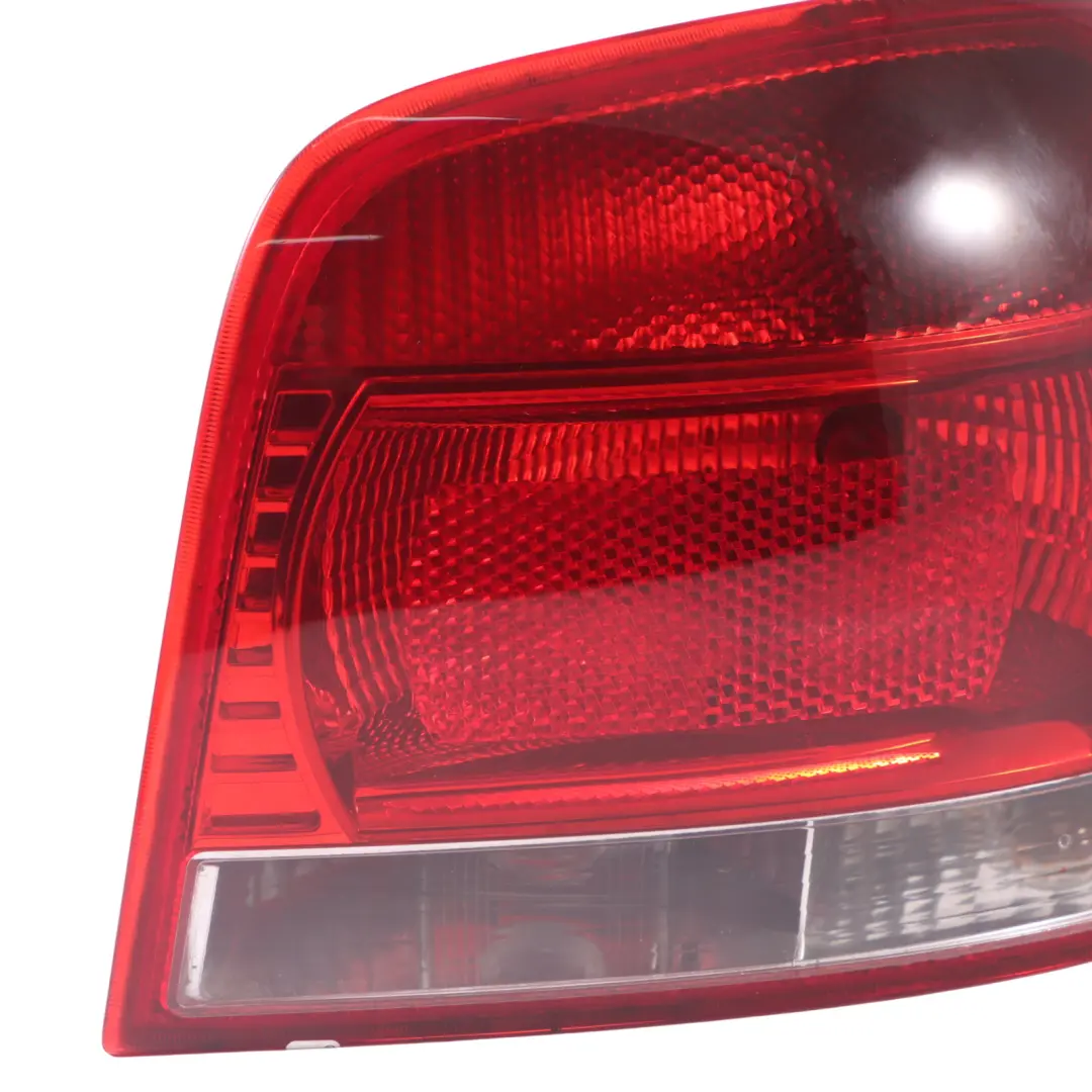 Audi A3 8P Lampa Zewnętrzna Tył Prawo 8P0945096A