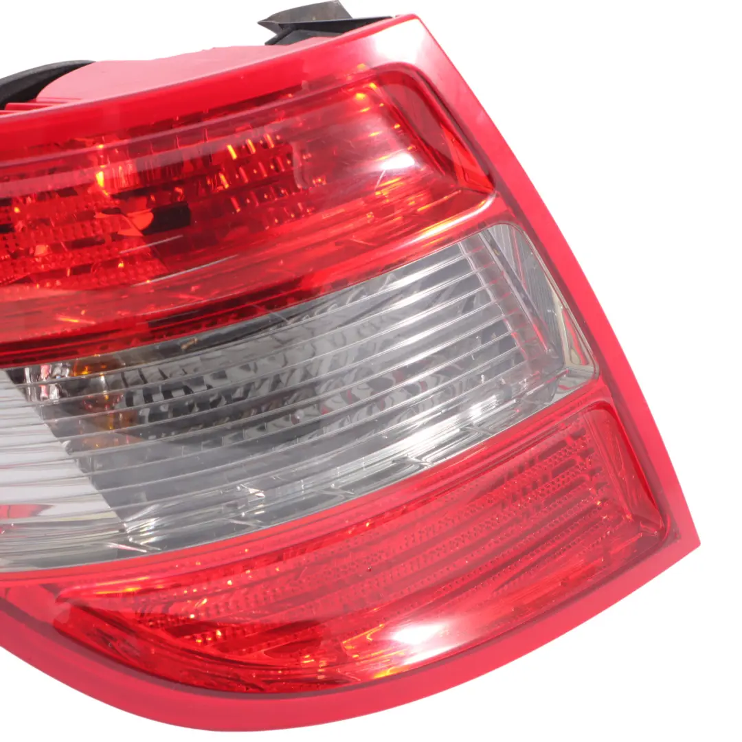 Mercedes W204 Hinten Links Rücklicht Lampe Seite Panel A2049069302