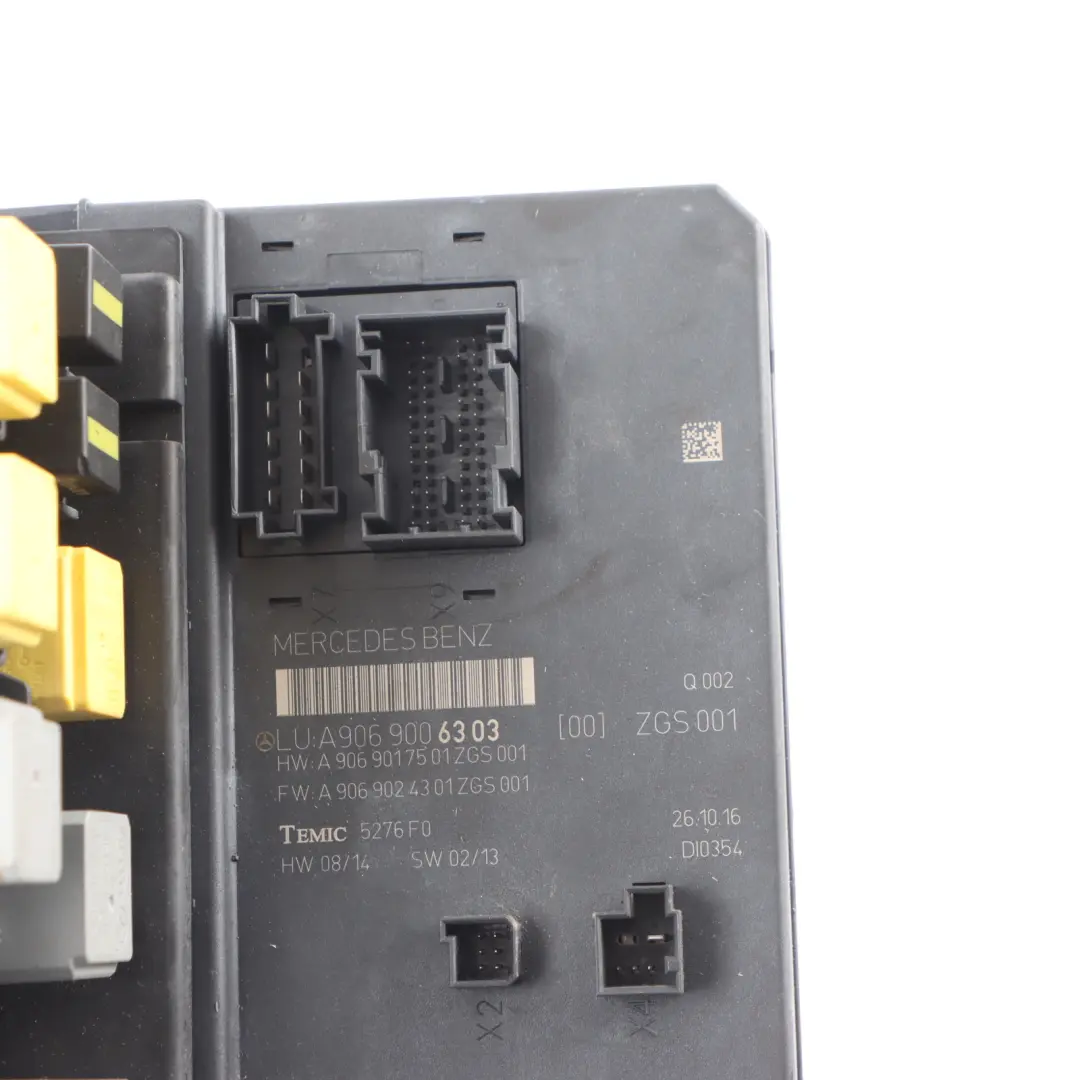 Mercedes W906 Fuse Box SAM Module Control Unit ZGS Temic A9069006303