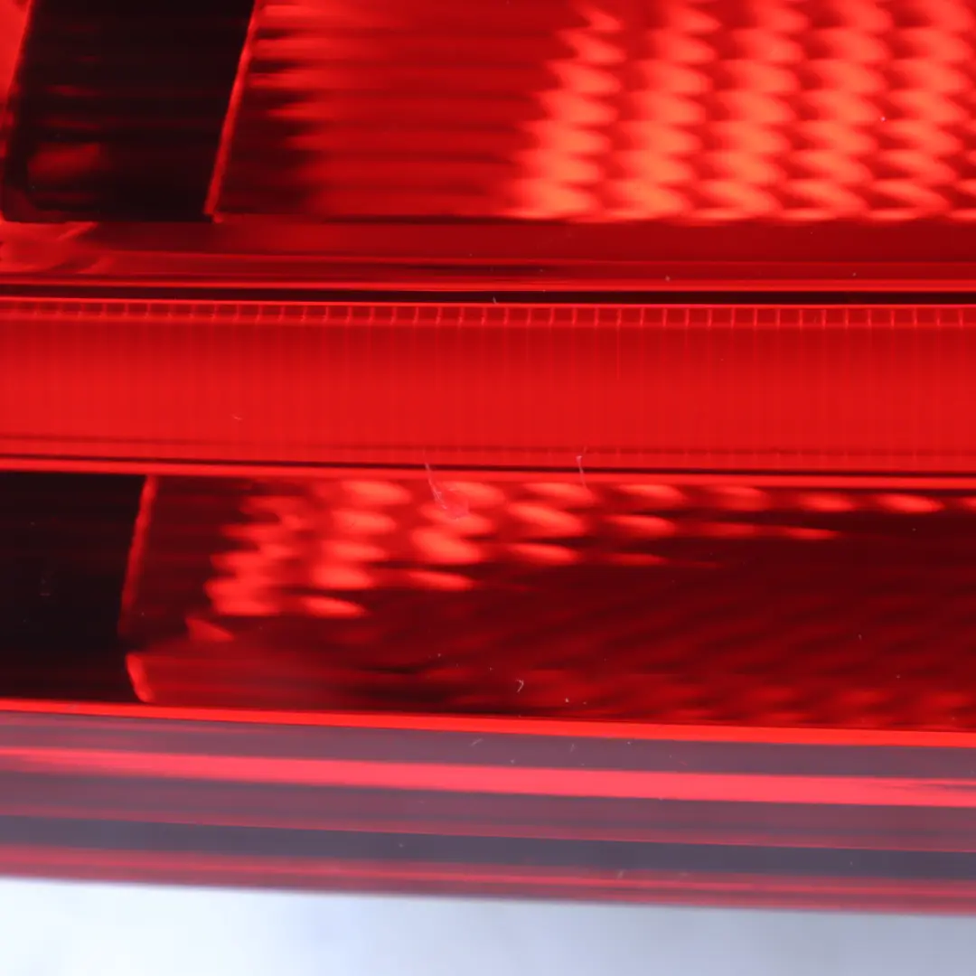 BMW F32 F33 F36 F82 M4 Rear Light In The Side Panel Right O/S Lamp 7296098
