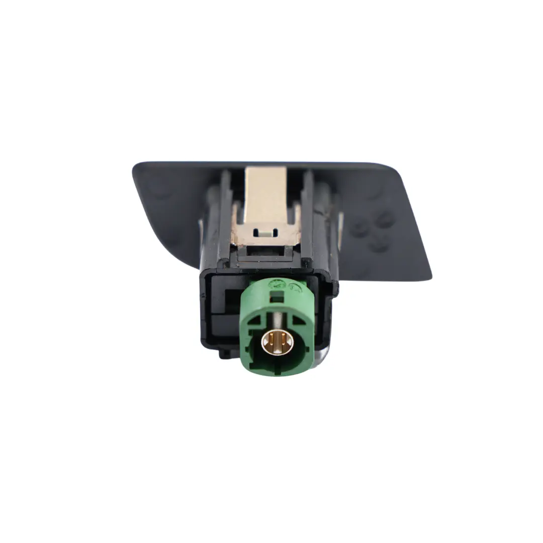 Audi Q2 GA USB Adapter Port Socket Connector 81C035726