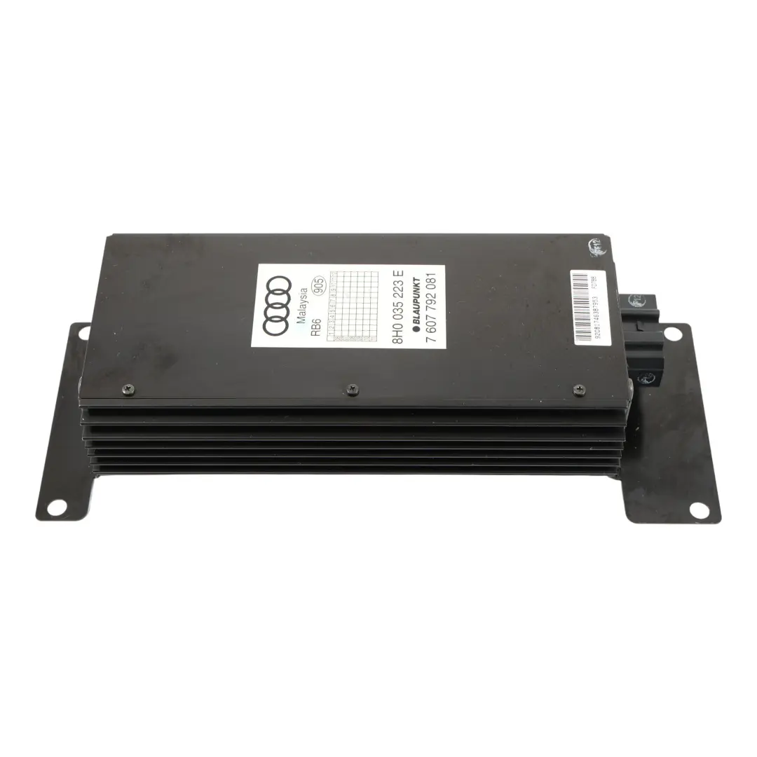 Audi A4 B7 Convertible Altavoz Trasero Amplificador Blaupunkt Derecho 8H0035223E