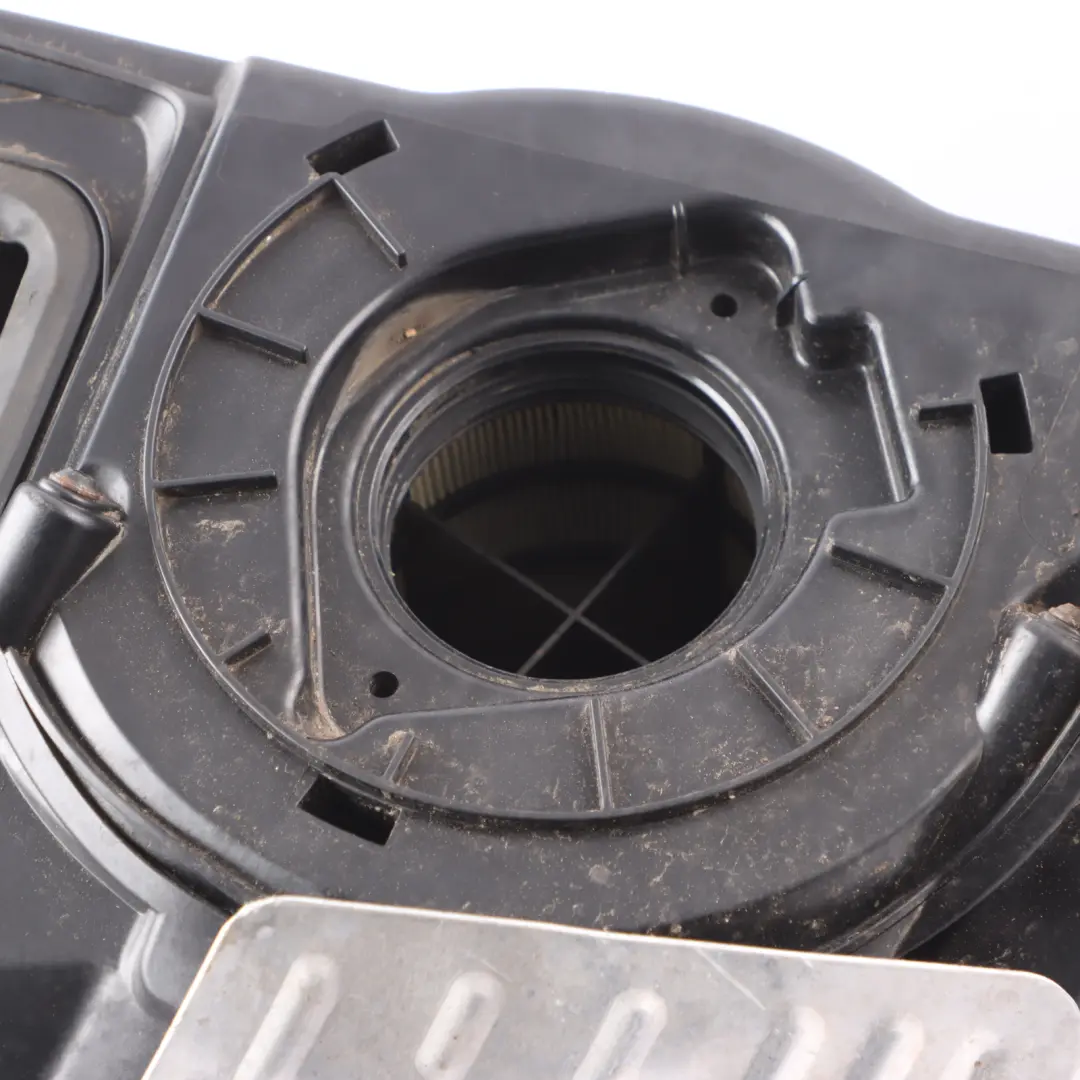 Audi A4 B9 2.0 TFSI Air Filter Box Air Intake Silencer Filter Box 8W0133835Q