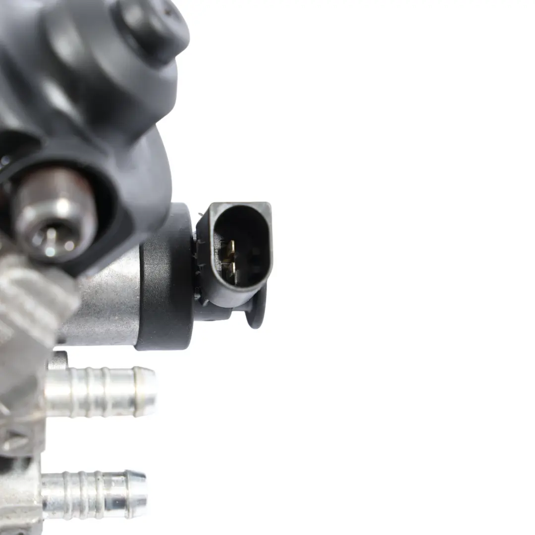 Audi A5 8T 2.0 TDI CSUB Inyector De Combustible Para Motor 04L130755D