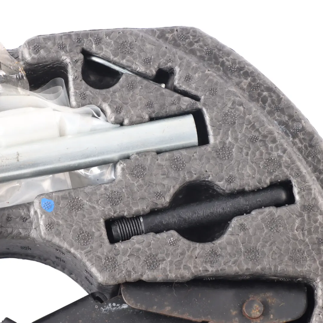 Emergency Wheel Tool Kit Ersatzrad Schaumstoff Hebebock Audi A3 8P - SKU 1K0012115F-1 - Teilenummer 1K0012115F