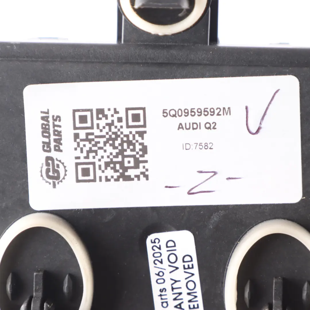 Door Module Control Unit Front Passenger Side Audi Q2 GA - SKU 5Q0959592M - Part number 5Q0959592M