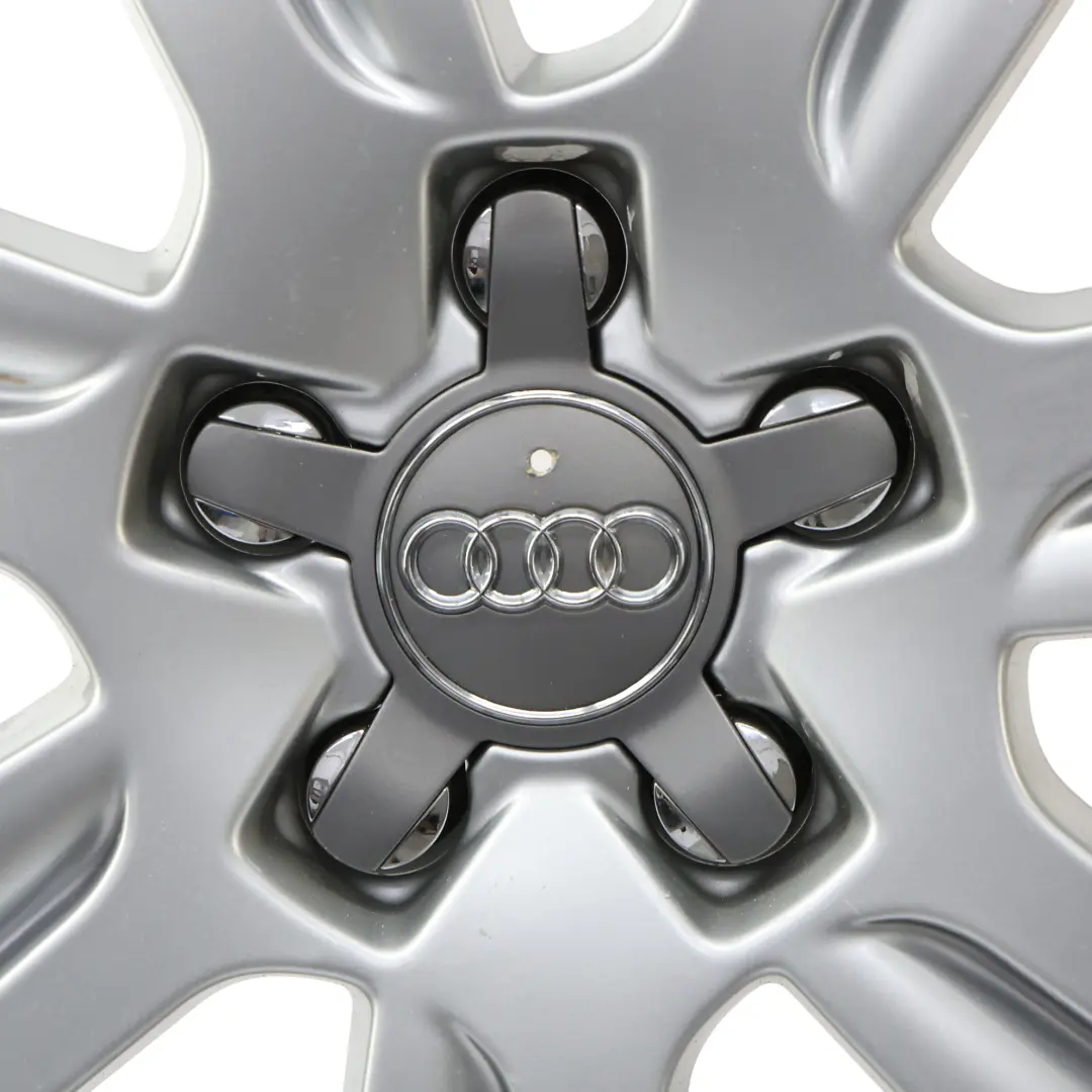 Jante argentée en alliage 17" ET:45 7,5J Audi A4 B8 A5 8T - SKU 8K0601025B-1 - Numéro de pièce 8K0601025B