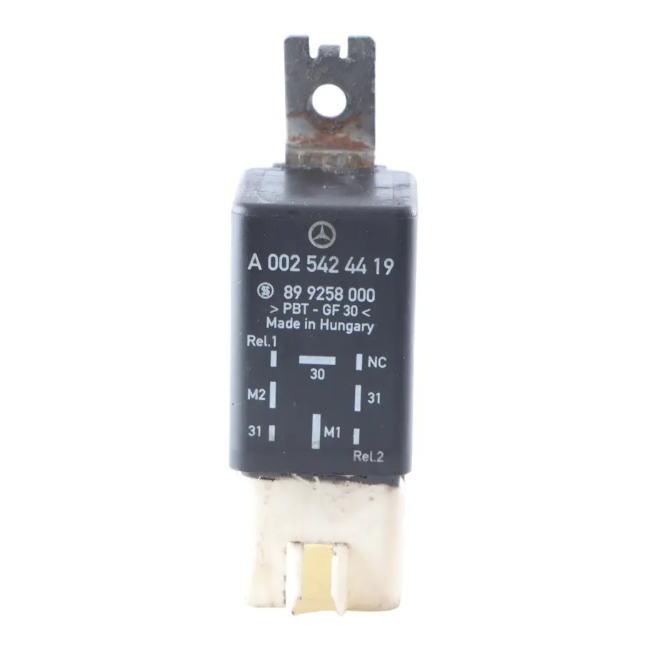 Mercedes Vito W639 Coolant Radiator Fan Relay Control Module A0025424419