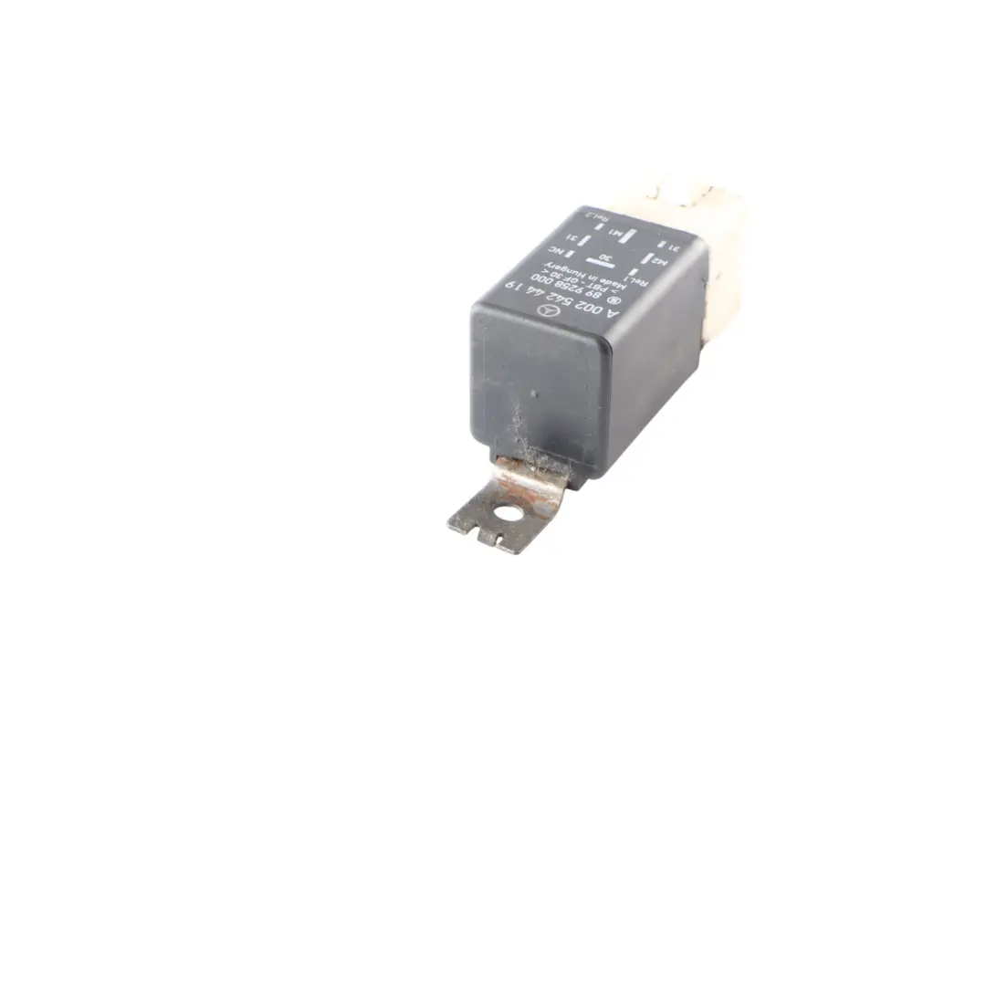 Mercedes Vito W639 Coolant Radiator Fan Relay Control Module A0025424419