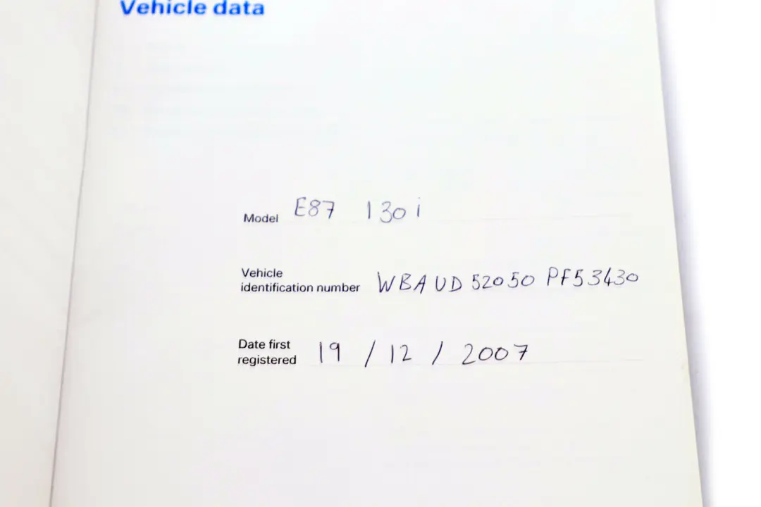 BMW 1 Series 1 E81 E87 LCI Service Booklet Owner's Handbook Player Instructions
