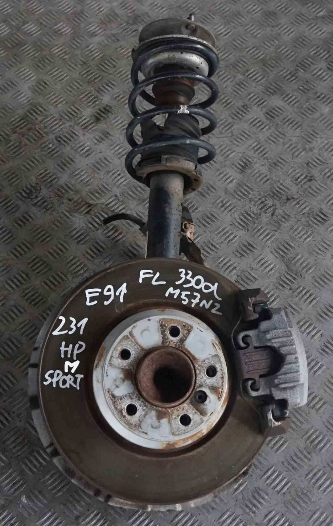 BMW E91 330d M57N2 M Sport Delantero Izquierdo Muelle Strut Suspension Pierna