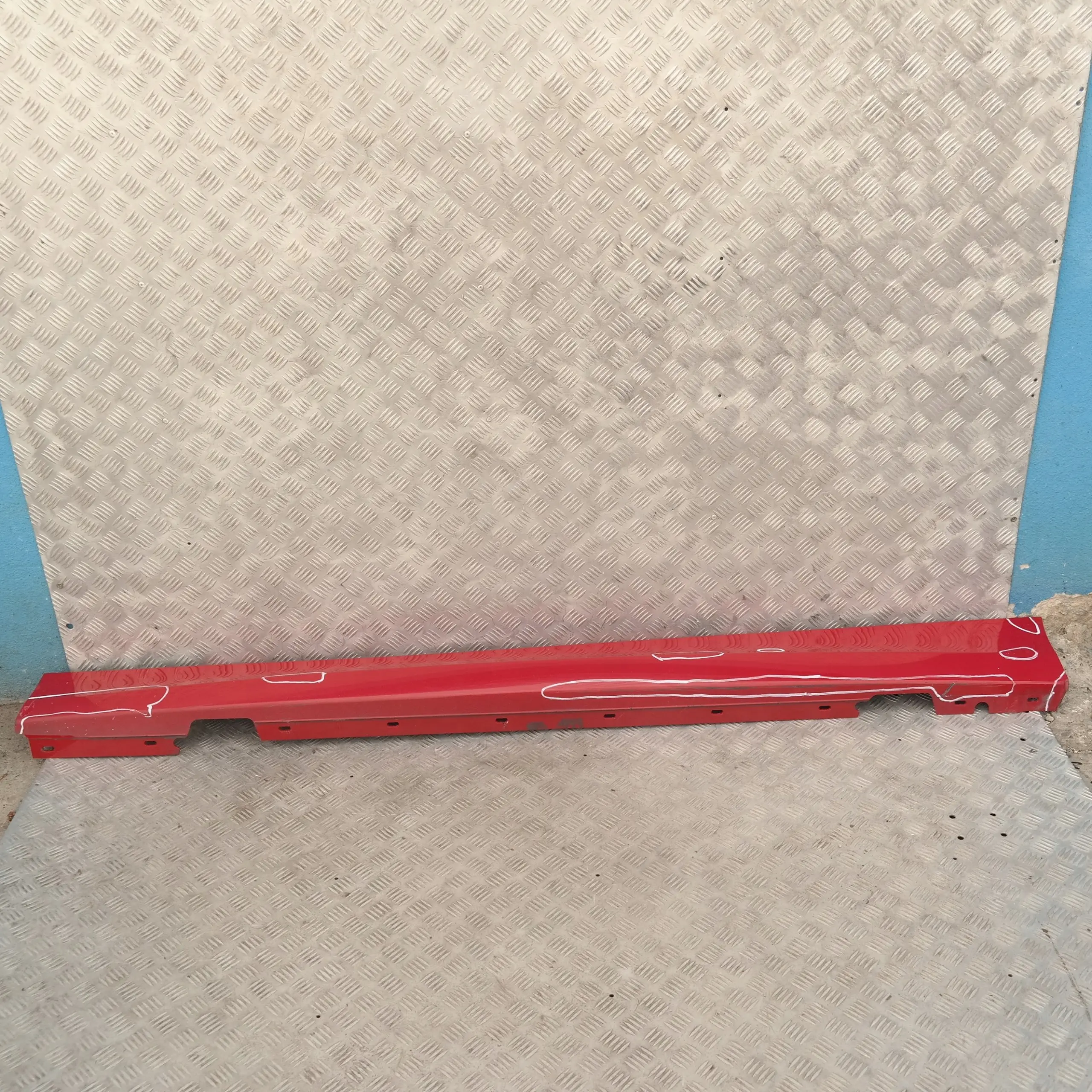 BMW E87 LCI Sill Strip Faldón Lateral Izquierdo Rojo Karmesinrot Rot - A61