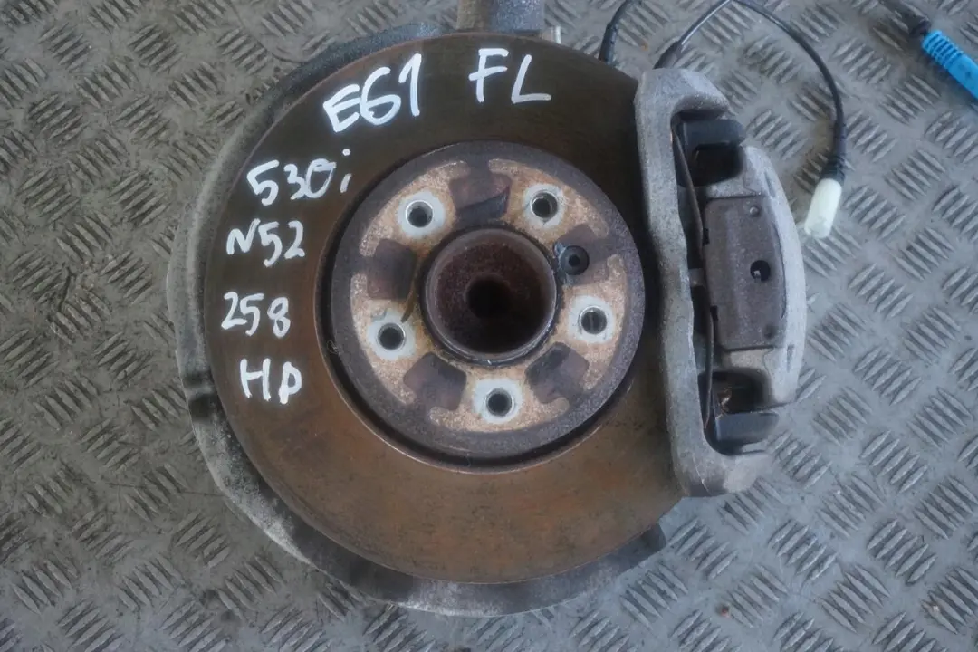 BMW E61 520d M47N2 Delantero Izquierdo Muelle Freno Suspensión Pata Buje Eje