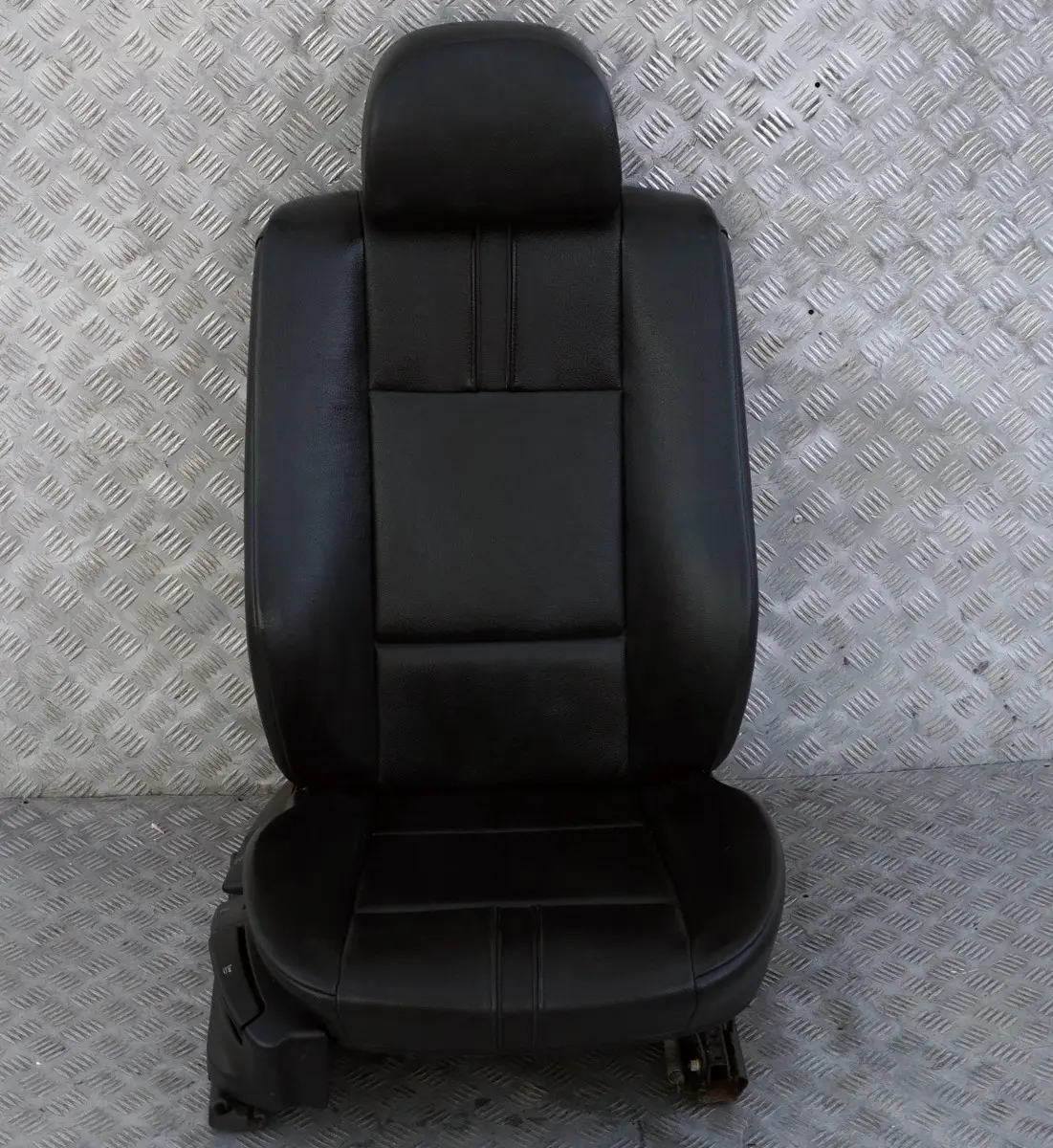 BMW X3 Series E83 Black Leather Front Right O/S Seat Ambiente